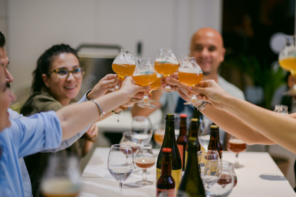 Taller de Cerveza Artesanal – cata y elaboración, team building | Wind Cat Activities